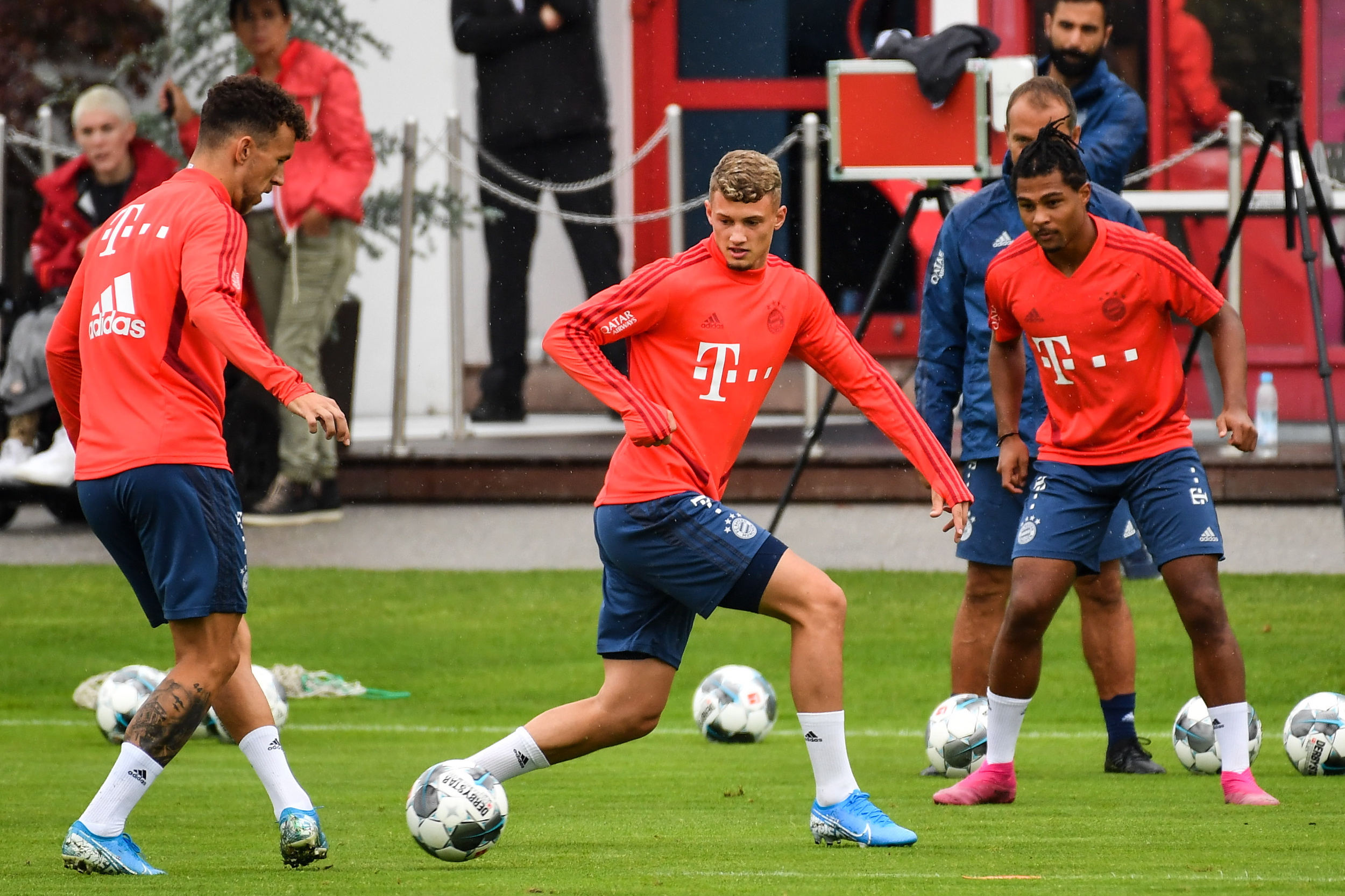 AYX综合娱乐国际比赛日上海久事备战德甲，再遭质疑细节曝光，话题不断，球探报告显示潜力的简单介绍